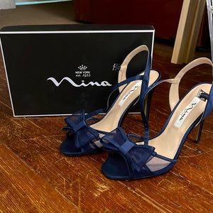 Navy blue Nina heels with bow💙